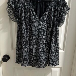 Old Navy Black and White Floral Blouse